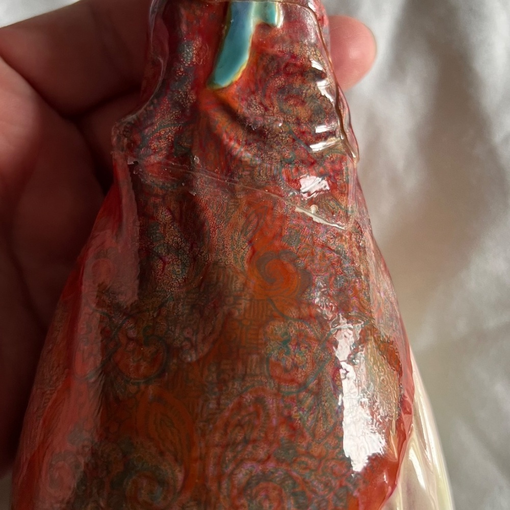 COPY - Royal Dalton Paisley Shawl Figurine - Picture 6 of 7